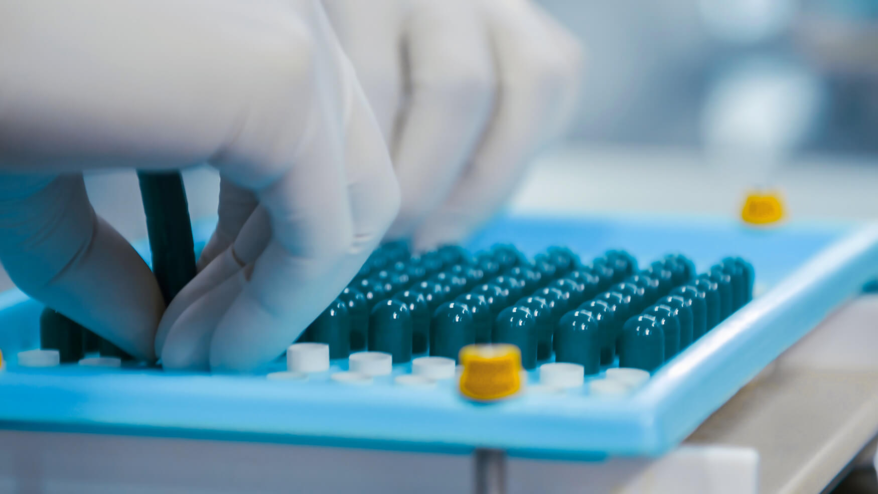 qarbone-service-chimie-pharma-medicaments analyse de produits pharmaceutiques et de médicament, analyse pharmacopée et ichq3d